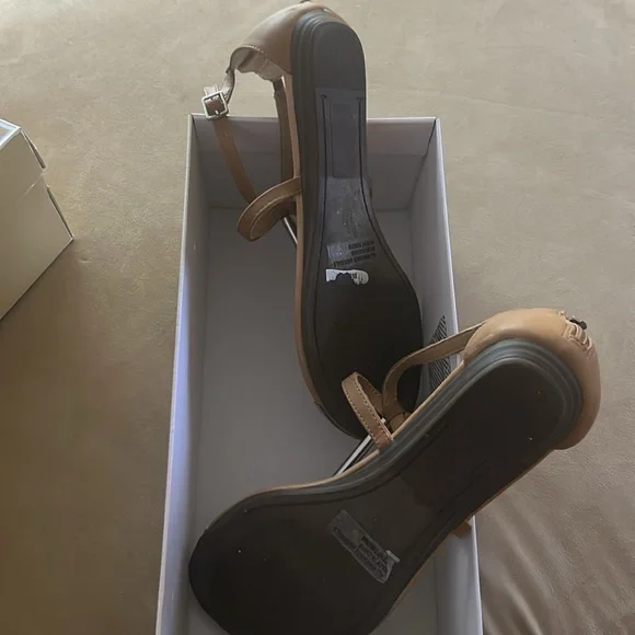 DV Dolce Vita Women's Labelle Sandal - Picture 4 of 5